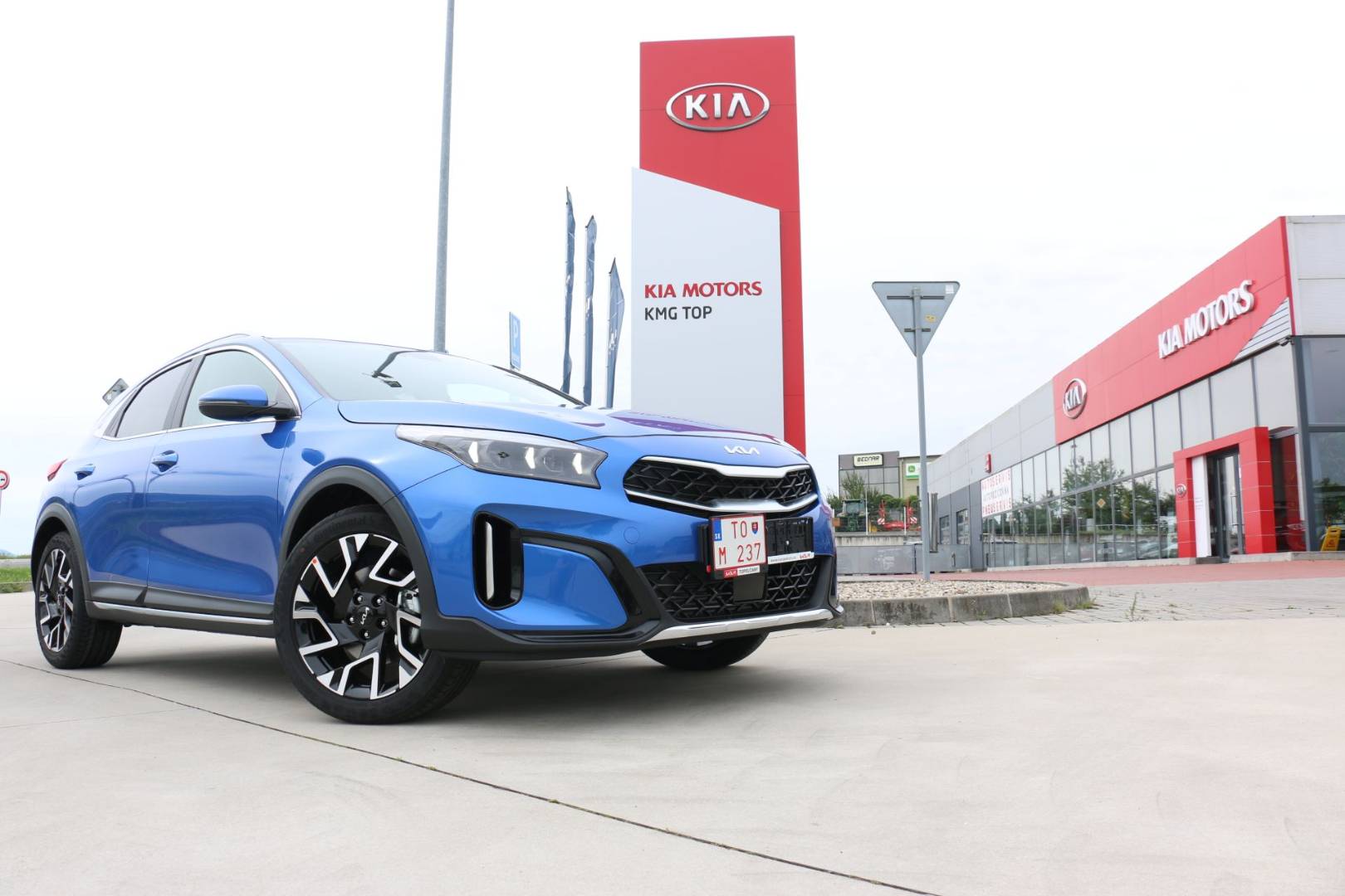 Kia XCeed 1,5 T-GDi GOLD + Safety + Smart pack