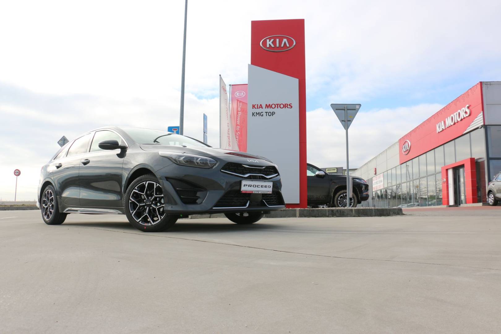 Kia PROCEED 1,5 T-GDi GT-line + Safety pack MY23